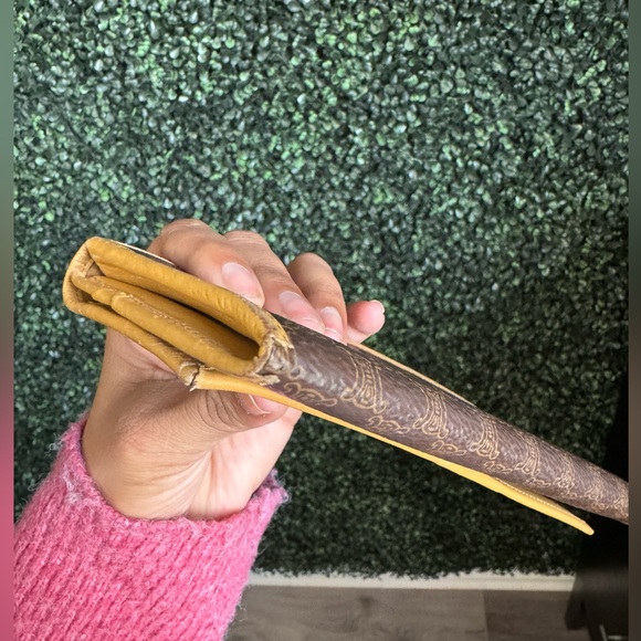 Celine wallet pre-loved - Picture 7 of 14